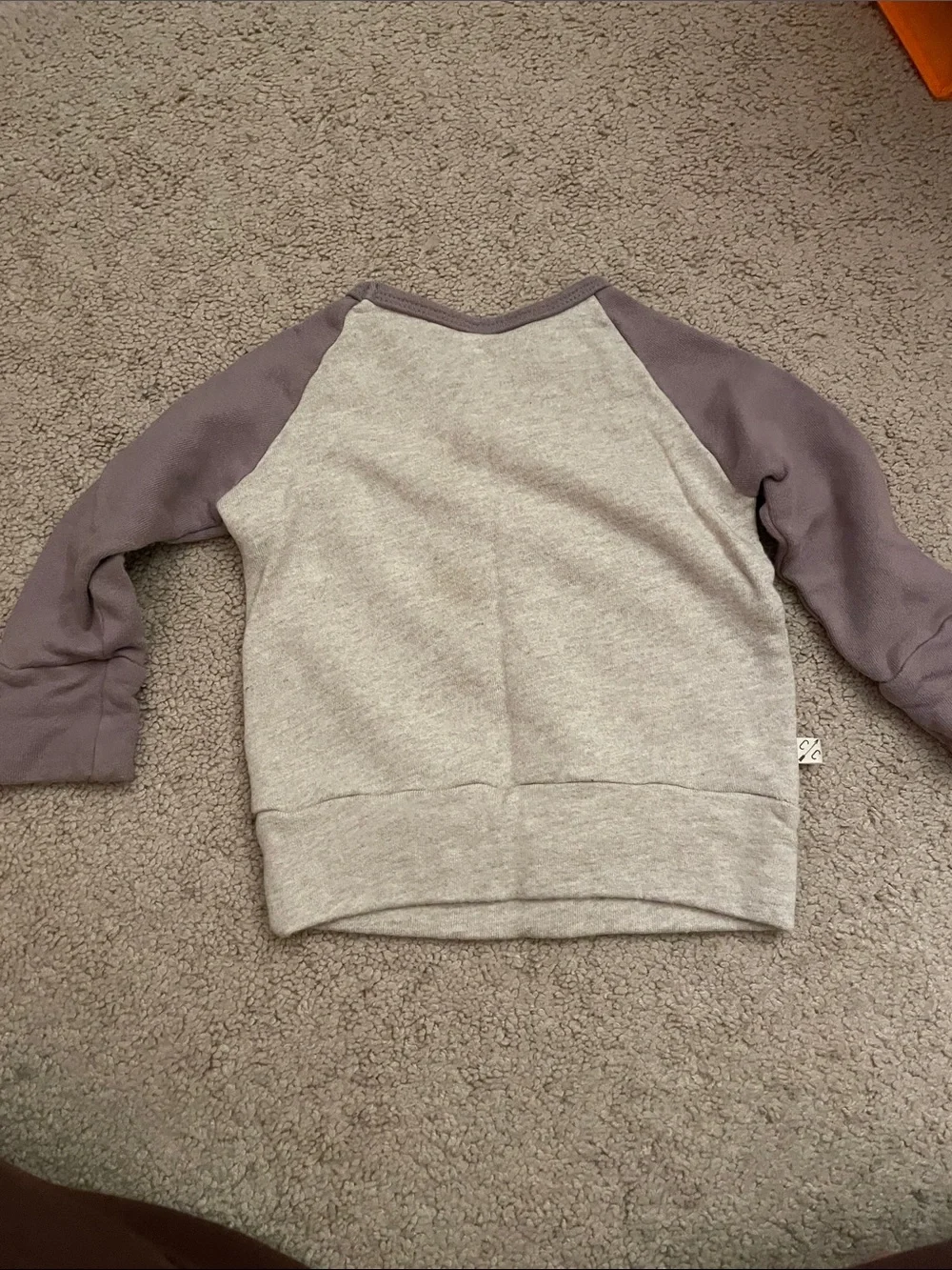 Childhood’s Clothing Two-Tone Gray & Lavender Kids Sweatsuit Set